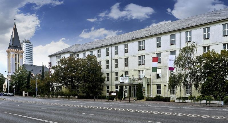 Hotel Millennium Budapeste Exterior foto
